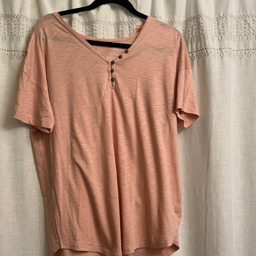 Knox Rose Short Sleeve Henley in Soft Peach